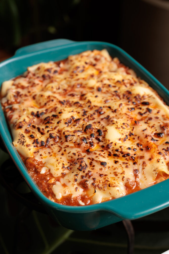 Lasagna bolognesa do cardápio de encomendas do Quintana Gastronomia para a Ceia de Natal 2025 em Curitiba.
